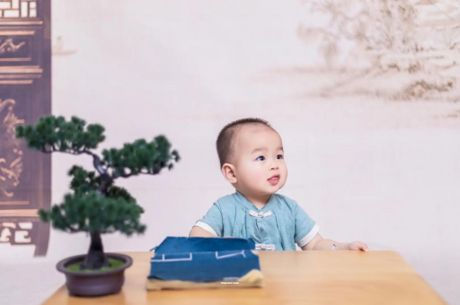 肥城宝宝宁愿饿也不吃奶粉